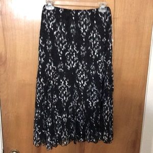 | NWT Coldwater Creek Black & White Midi Skirt…M
